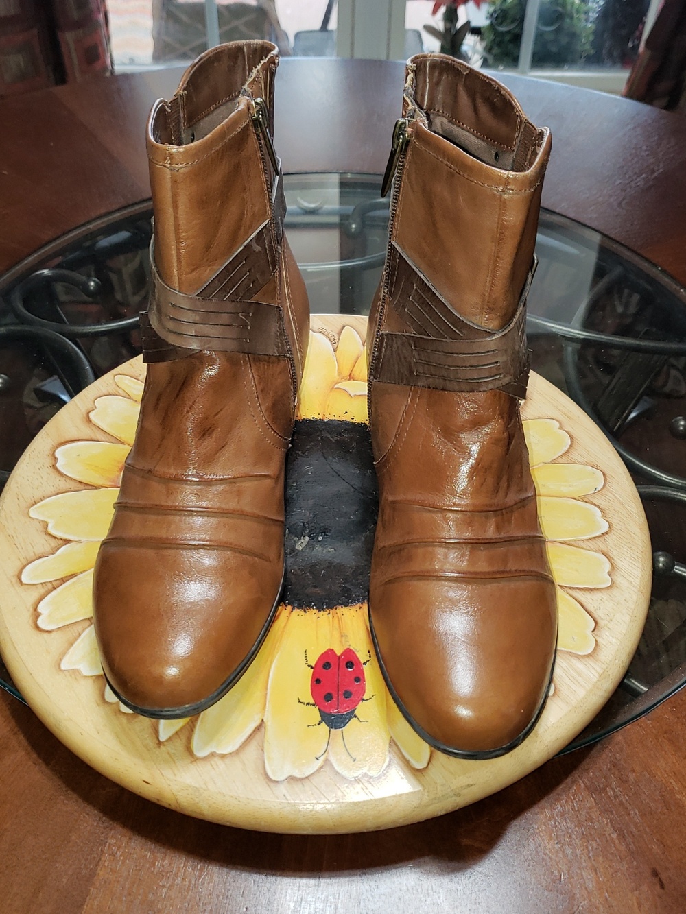 EARTH HEELED ANKLE BOOTS BOOTIES ALMOND LEATHER WITH BUCKLE 9.5/41
